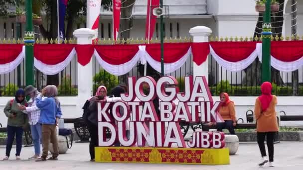 Malioboro Daki Batik Anıtı Yogyakarta Endonezya — Stok video