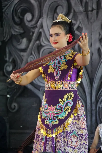 Baile Bedhaya Esta Danza Una Las Danzas Tradicionales Indonesias —  Fotos de Stock