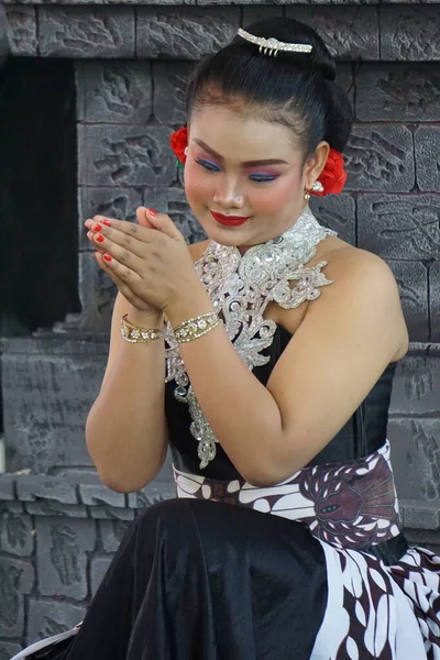 Бедхая Танцует Танец Является Одним Индонезийских Традиционных Танцев — стоковое фото