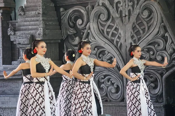 Baile Bedhaya Esta Danza Una Las Danzas Tradicionales Indonesias — Foto de Stock