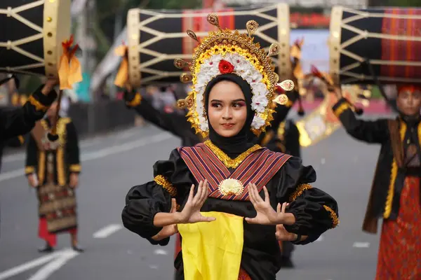 Χορός Dinde Belek Gendang Beleq Από Τον Nusa Tenggara Barat — Φωτογραφία Αρχείου