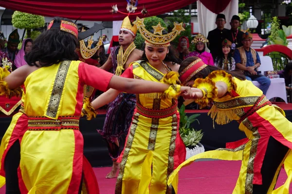 Taniec Moko Nona Nusa Tenggara Timur Karnawale Ben — Zdjęcie stockowe