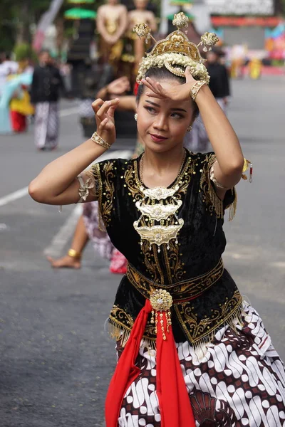 Sekar Pudyastuti Tańczy Yogyakarty Ben Carnival Ten Taniec Jest Formą — Zdjęcie stockowe