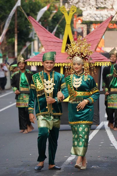 Indonésio Com Traje Tradicional Riau Ben Carnival — Fotografia de Stock