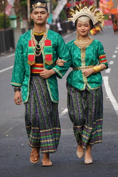 Indonésien Avec Costume Traditionnel Sulawesi Ouest Carnaval Ben — Photo