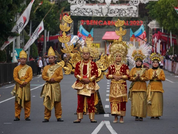 Indonesio Con Traje Tradicional Sumatera Occidental Carnaval Ben — Foto de Stock