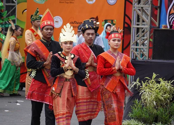 Indonesisch Met Een Traditioneel Kostuum Uit Het Noorden Sumatera Ben — Stockfoto