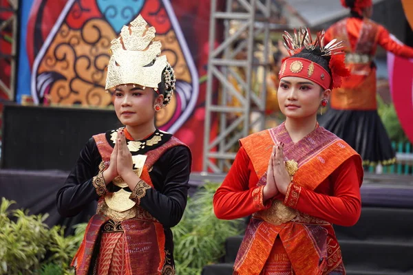 Indonésien Avec Costume Traditionnel Sumatera Nord Carnaval Ben — Photo