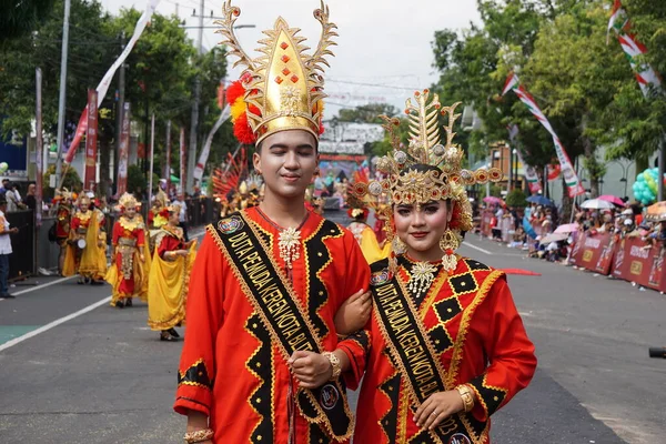 Indonesio Con Traje Tradicional Sumatera Del Norte Carnaval Ben — Foto de Stock