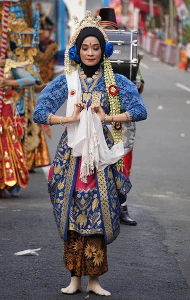 Indonesisk Med Traditionell Kostym Från Surakarta Ben Carnival — Stockfoto