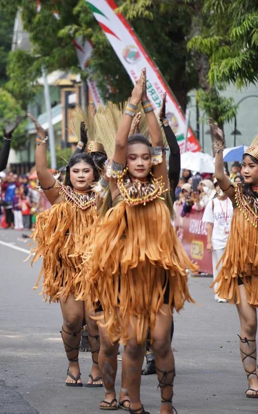 Balada Cendrawasih Danza Papua Ben Carnaval Esta Danza Cuenta Sobre — Foto de Stock
