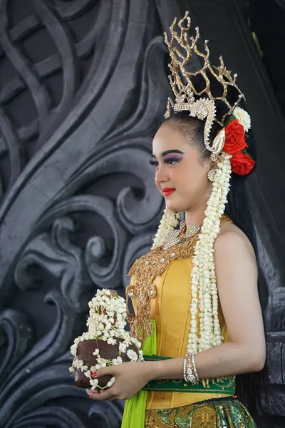 Indonéz Tradicionális Táncosok Hagyományos Ruhákkal — Stock Fotó