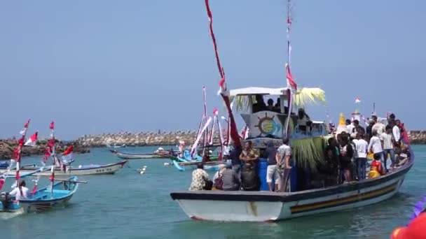 Petit Laut Cérémonie Sur Plage Tambakrejo Petik Laut Est Pêcheur — Video