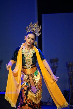 Sragen Central Java, Endonezya 'dan Tayub sukowati dansı.