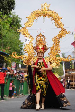 Banyuwangi kostüm temalı Biro Moda Karnavalı
