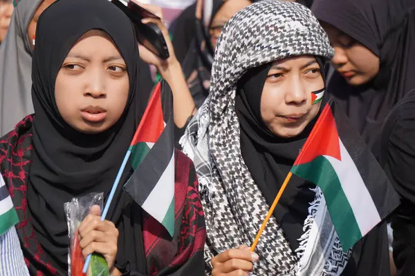 Bazı Endonezyalılar arabasız bir günde özgür bir Filistin istiyor.