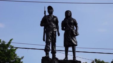 TRIP (Endonezya Endonezya Pelajar) Blitar Anıtı. Trip, Endonezya Cumhuriyeti öğrenci ordusu demek..