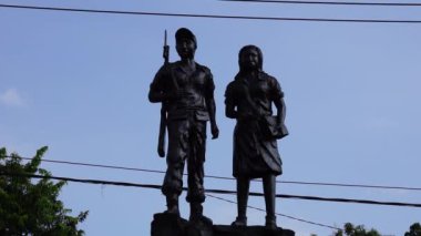 TRIP (Endonezya Endonezya Pelajar) Blitar Anıtı. Trip, Endonezya Cumhuriyeti öğrenci ordusu demek..