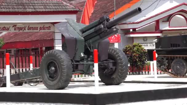 База Танков Пушек Памятнике Пете — стоковое видео