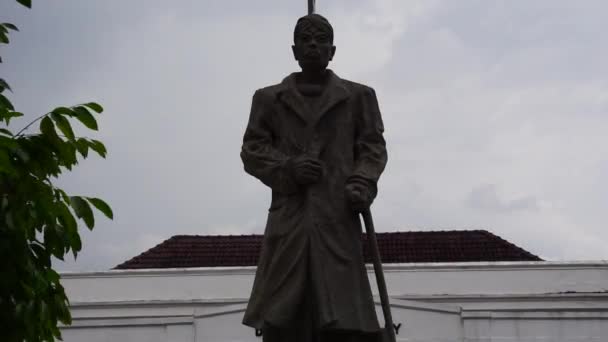 Пам Ятник Судірману Маліборо Судірман Один Індонезійських Героїв — стокове відео