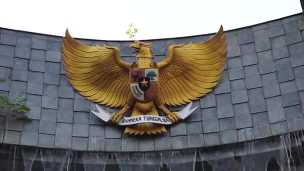 Garuda Pancasila Indonesio Cinco Principios Con Fondo Natural — Vídeos de Stock
