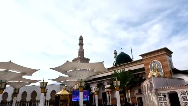Frumoasa Moschee Rahman Această Moschee Arhitectură Similară Moscheea Nabawi Din — Videoclip de stoc
