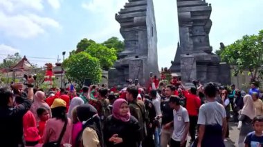 Blitar 'da Grebeg Pancasila. Bu etkinlik, Pancasila Günü 'nün yıllık gündemidir.