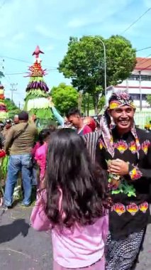 Blitar 'da Grebeg Pancasila. Bu etkinlik, Pancasila Günü 'nün yıllık gündemidir.