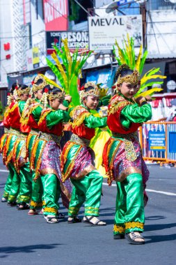 3. BEN Karnavalı 'nda Madiun' dan (Doğu Java) Solah mediunan dansı. Solah Mediunan Dance, coşku temalı yeni bir yaratıcı dans..