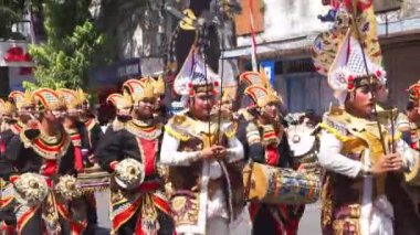 3. BEN Karnavalı 'nda Bali' den Gambuh dansı. Gambuh, asil ailelerin düğün törenlerinde, yakma törenlerinde (ngaben) ve benzerlerinde yapılır.