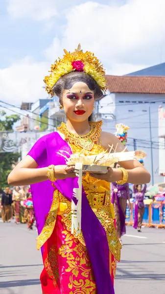 Stock image Indonesian with a traditional wedding dress on the 3rd BEN Carnival