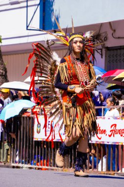 3. BEN Karnavalı 'nda Kızılderili' den Pow Wow dansı. Bu dans güneşin doğuşundaki doğanın güzelliğini simgeliyor..