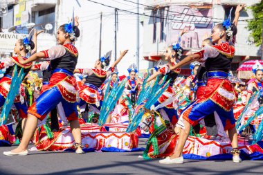 3. BEN Karnavalı 'nda Probolinggo' dan Jaran bodcag dansı. Bu dans genellikle kutlamalarda, düğünlerde, sünnetlerde vs. törenlere eşlik eder.