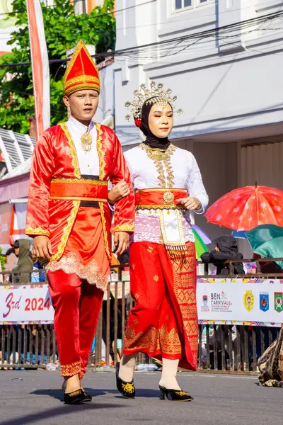 stock image Traditional clothes from North Maluku on the 3rd BEN Carnival.