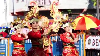 3. BEN Karnavalı 'nda Güney Sumatra' dan Prenses Kamaro 'nun dansı. Güney Sumatra 'lı bir prenses yağmur yağdırmak için kendini feda etti.