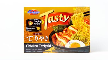 Mie Sedaap Lezzetli hazır erişteler süpermarkette. Mie Sedaap, Endonezya 'da ünlü bir hazır eriştedir.