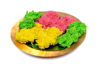 Kembang gula kelapa (geleneksel Cava yemeği). Bu atıştırmalık rendelenmiş hindistan cevizi, şeker, un ve diğer malzemelerden yapılır. Renkli, lezzetli, tatlı, lezzetli