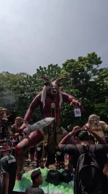 Ogoh-ogoh Festivali (Tawung Agung Kesanga) Bali 'nin Sessizlik Günü' ne (Nyepi Günü) hoş geldiniz.)