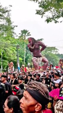 Ogoh-ogoh Festivali (Tawung Agung Kesanga) Bali 'nin Sessizlik Günü' ne (Nyepi Günü) hoş geldiniz.)