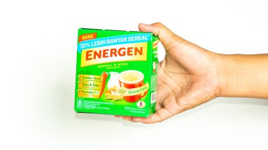 Süt ve mısır gevreğinin ürünü 