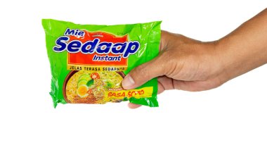 Soto ayam (tavuk çorbası) aromalı mie sedaap. Mie Sedaap Endonezya 'da ünlü bir hazır eriştedir.