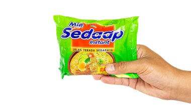 Soto ayam (tavuk çorbası) aromalı mie sedaap. Mie Sedaap Endonezya 'da ünlü bir hazır eriştedir.