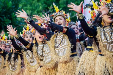 Papua 'dan Yamko Rambe Yamko. Bu dans Papuan 'ın mücadele ruhunu ve birlikteliğini tasvir ediyor..