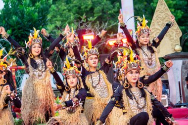 Papua 'dan Yamko Rambe Yamko. Bu dans Papuan 'ın mücadele ruhunu ve birlikteliğini tasvir ediyor..