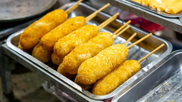 Hottang sosisli kentang 'ın kısaltmasıdır (kentang patates anlamına gelir). Kore 'nin en popüler atıştırmalıklarından biri..