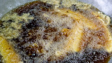 Kızarmış muz (pisang goreng). Tat Atlası 'ndan kızarmış muz dünyanın en iyi tatlısı seçildi..