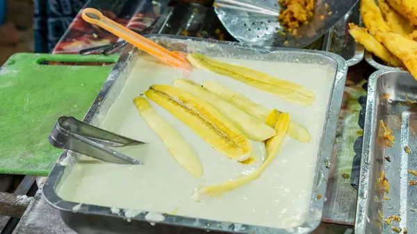 Kızarmış muz (pisang goreng). Tat Atlası 'ndan kızarmış muz dünyanın en iyi tatlısı seçildi..