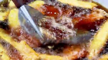 Kızarmış muz (pisang goreng). Tat Atlası 'ndan kızarmış muz dünyanın en iyi tatlısı seçildi..