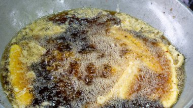 Kızarmış muz (pisang goreng). Tat Atlası 'ndan kızarmış muz dünyanın en iyi tatlısı seçildi..