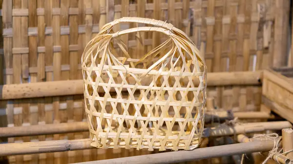 Örülmüş bambudan yapılmış hatıralar için örülmüş. Çevre dostu hatıralar.